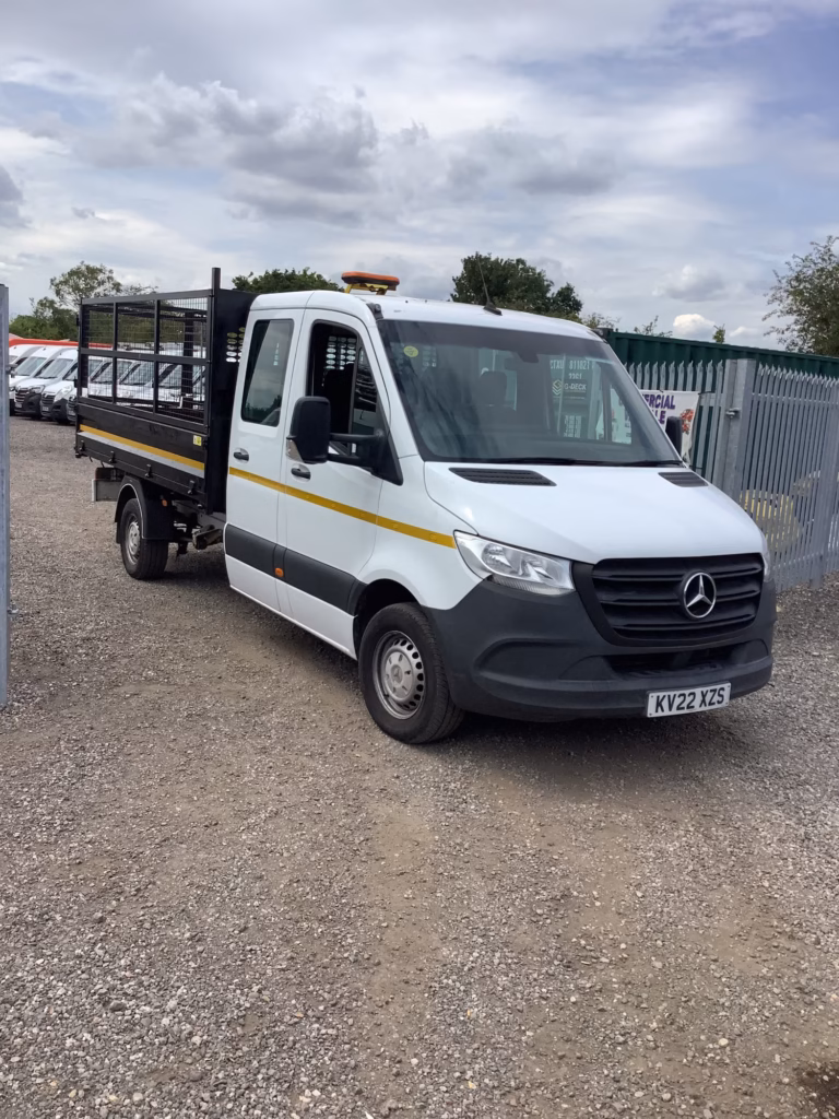 Mercedes-Benz Sprinter 2022 (22) 3.5t Progressive Crew Cab 7 seater ex lease caged tipper